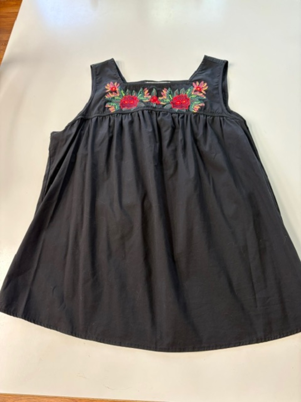 Grand & Greene Black Ethnic Embroidered Peasant Top like new women's size S